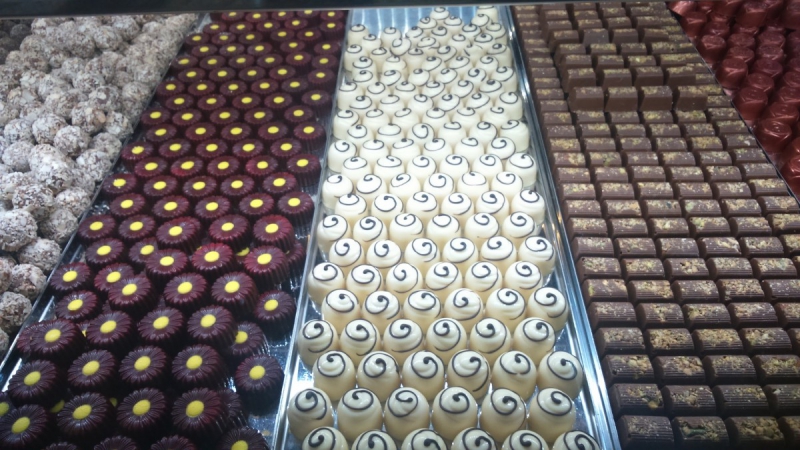 vente-TOURRETTES-min_chocolates_milk_chocolate_white_chocolate_truffles_candy_food_treat_cacao-1213769